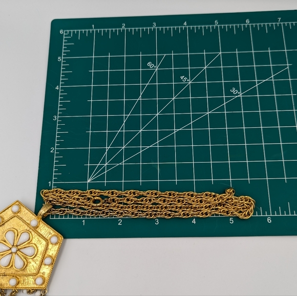 Gold Tone Necklace Milk Glass Cabochons Statement Pendant Rope Chain Vintage - Picture 9 of 10